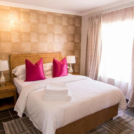 3 Lux Suites Мидделбург Экстерьер фото