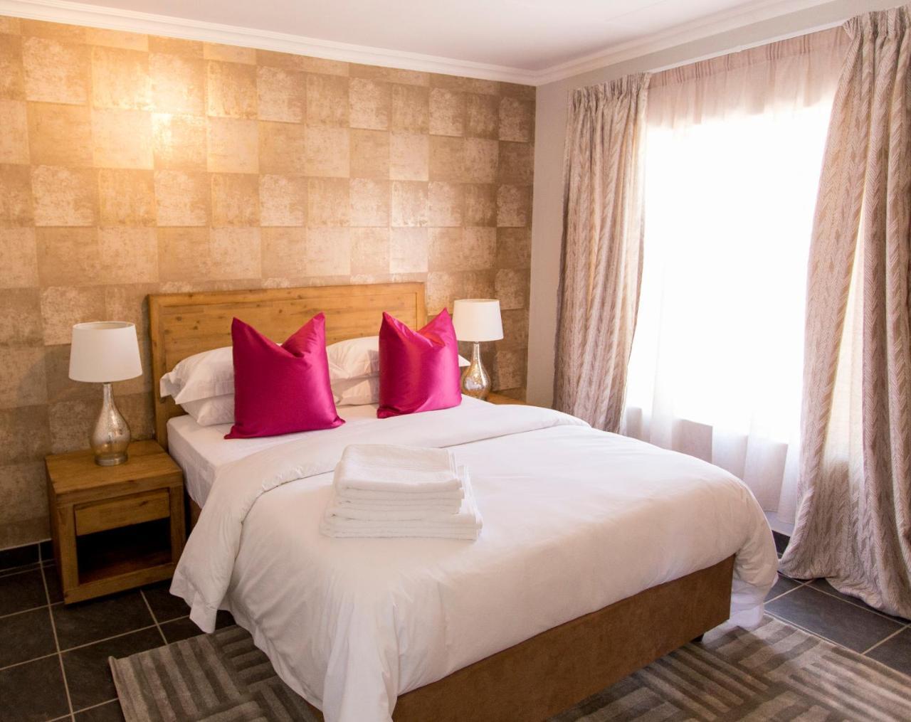 3 Lux Suites Мидделбург Экстерьер фото